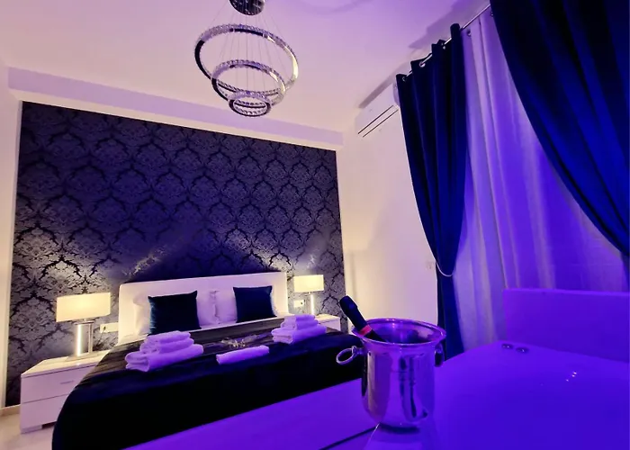 Maschio AngioinoHotel Napoli